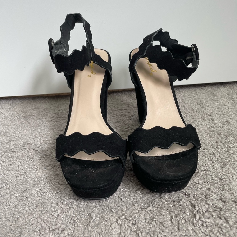 Black Women's Heeled Sandals